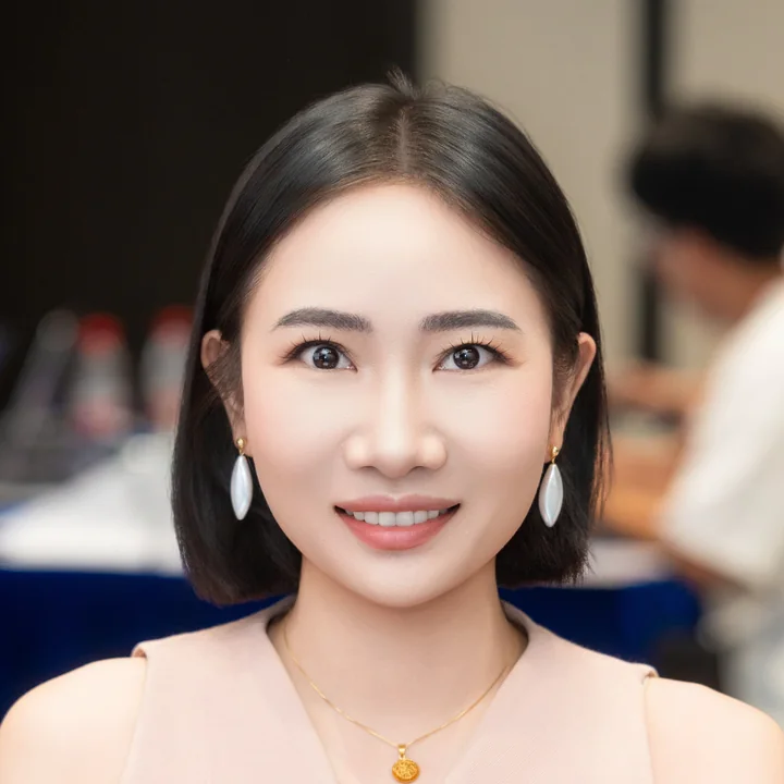 Shelly from LUMI Bearing