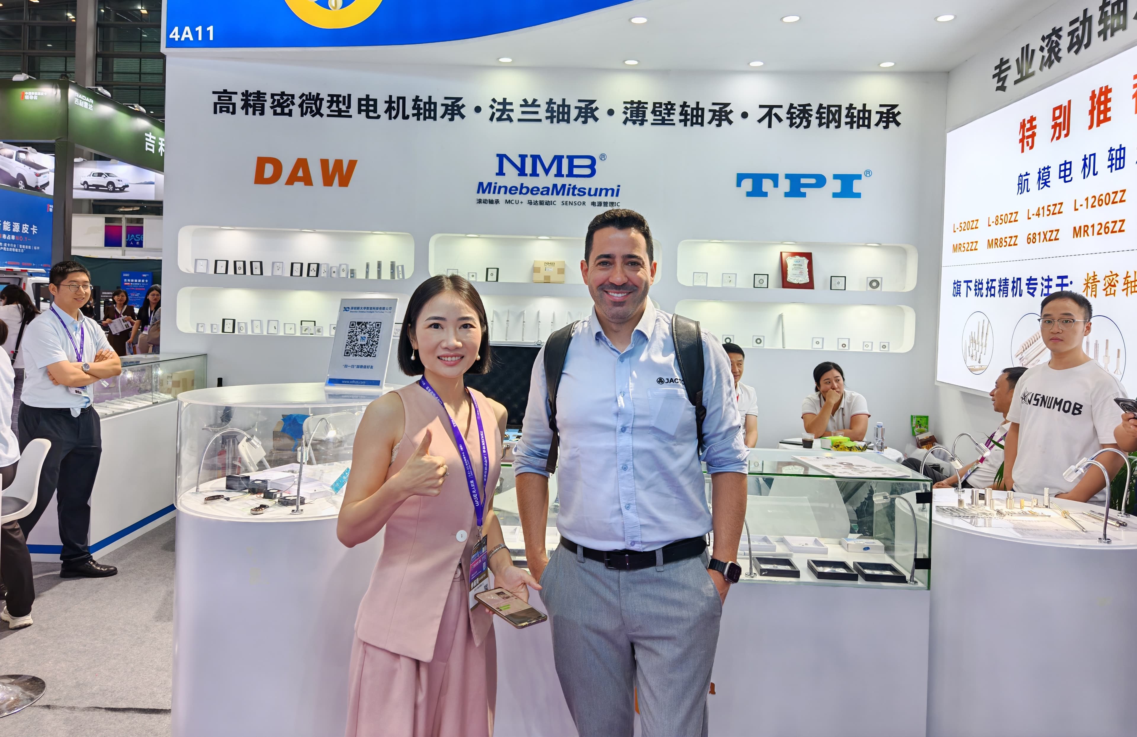 LUMI team meeting international visitors at an industry exhibition 1