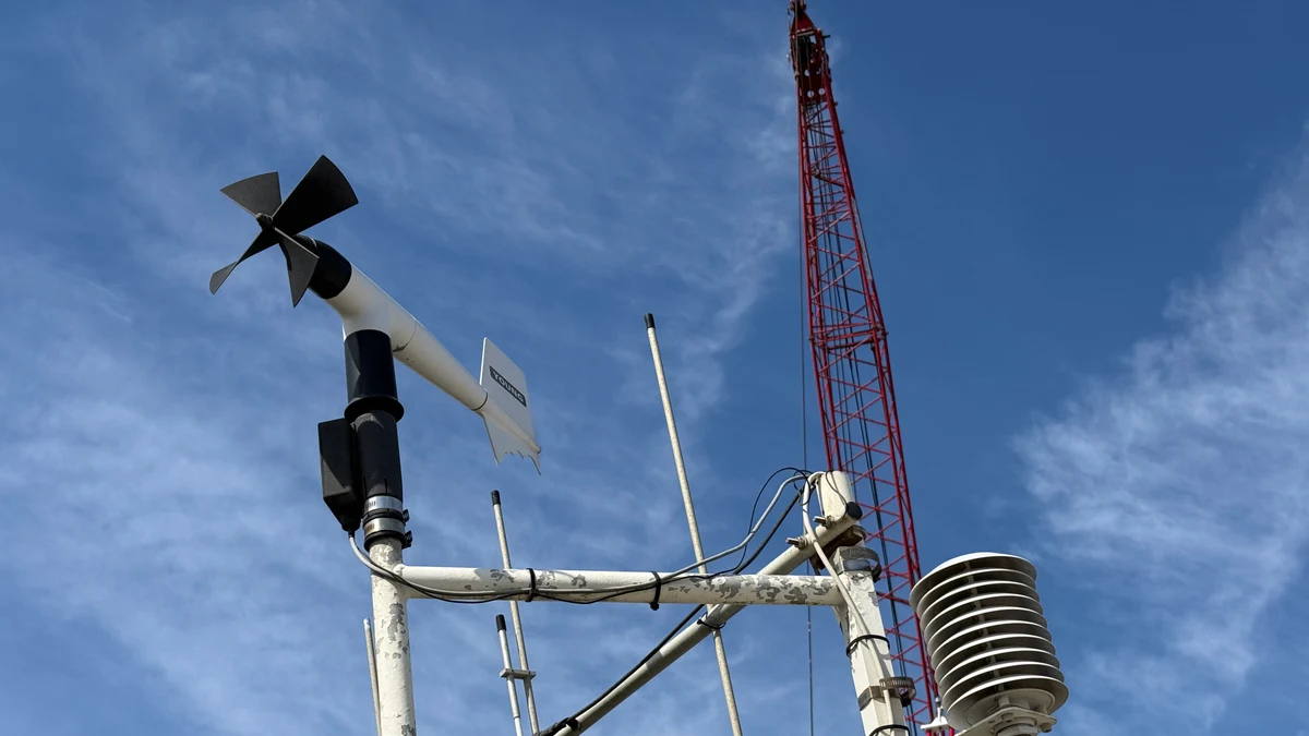 Outdoor anemometer and temperature-humidity sensor assembly